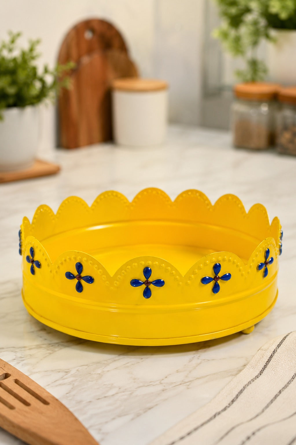 Premium Decorative Metal Round Tray (Yellow) | Yellow Multipurpose Gift Hamper Basket | Floral Serving Tray | Fruit, Cosmetics, Organizer & Home Decor Tray | 19 cm