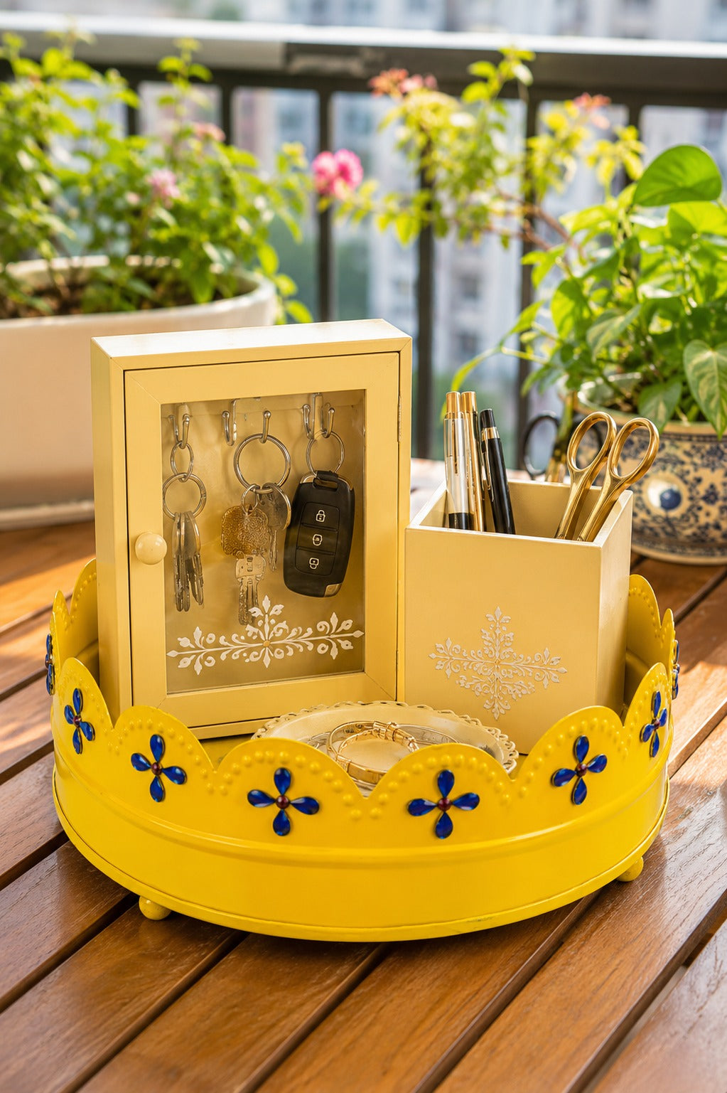 Premium Decorative Metal Round Tray (Yellow) | Yellow Multipurpose Gift Hamper Basket | Floral Serving Tray | Fruit, Cosmetics, Organizer & Home Decor Tray | 19 cm