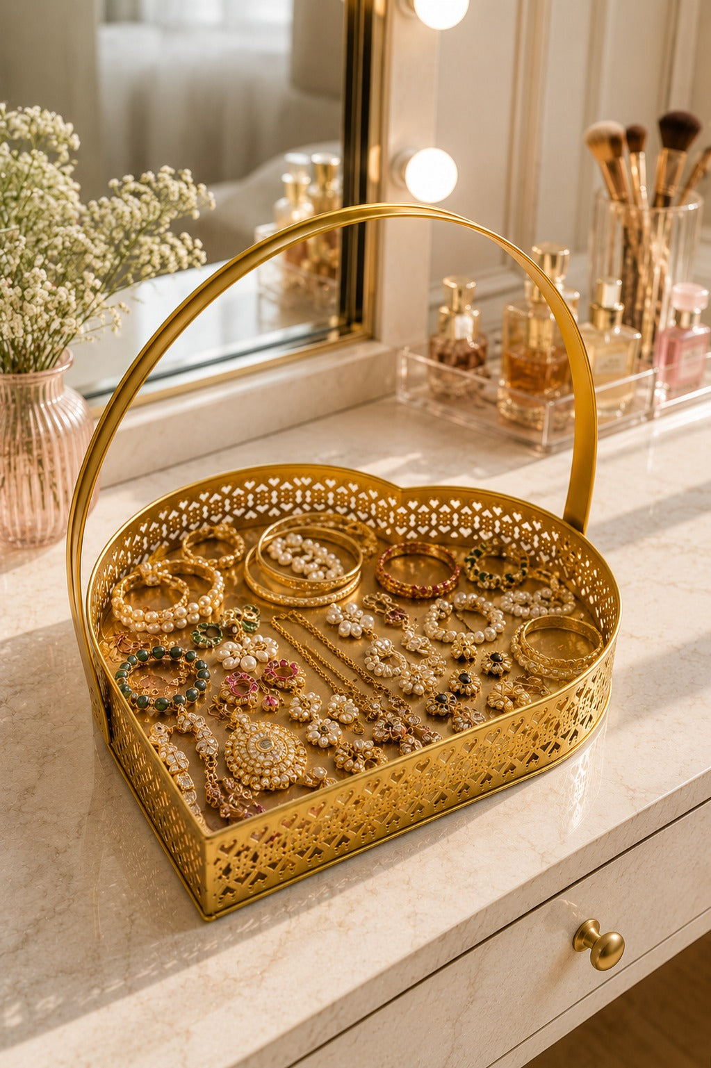 Premium Extra Large Heart-Shaped Metal Gift Hamper Basket with Handle | Decorative Gold Serving Tray for Dry Fruits, Chocolates, Gifts & Festive Hampers | Luxury Organizer for Home Décor, Weddings & Diwali