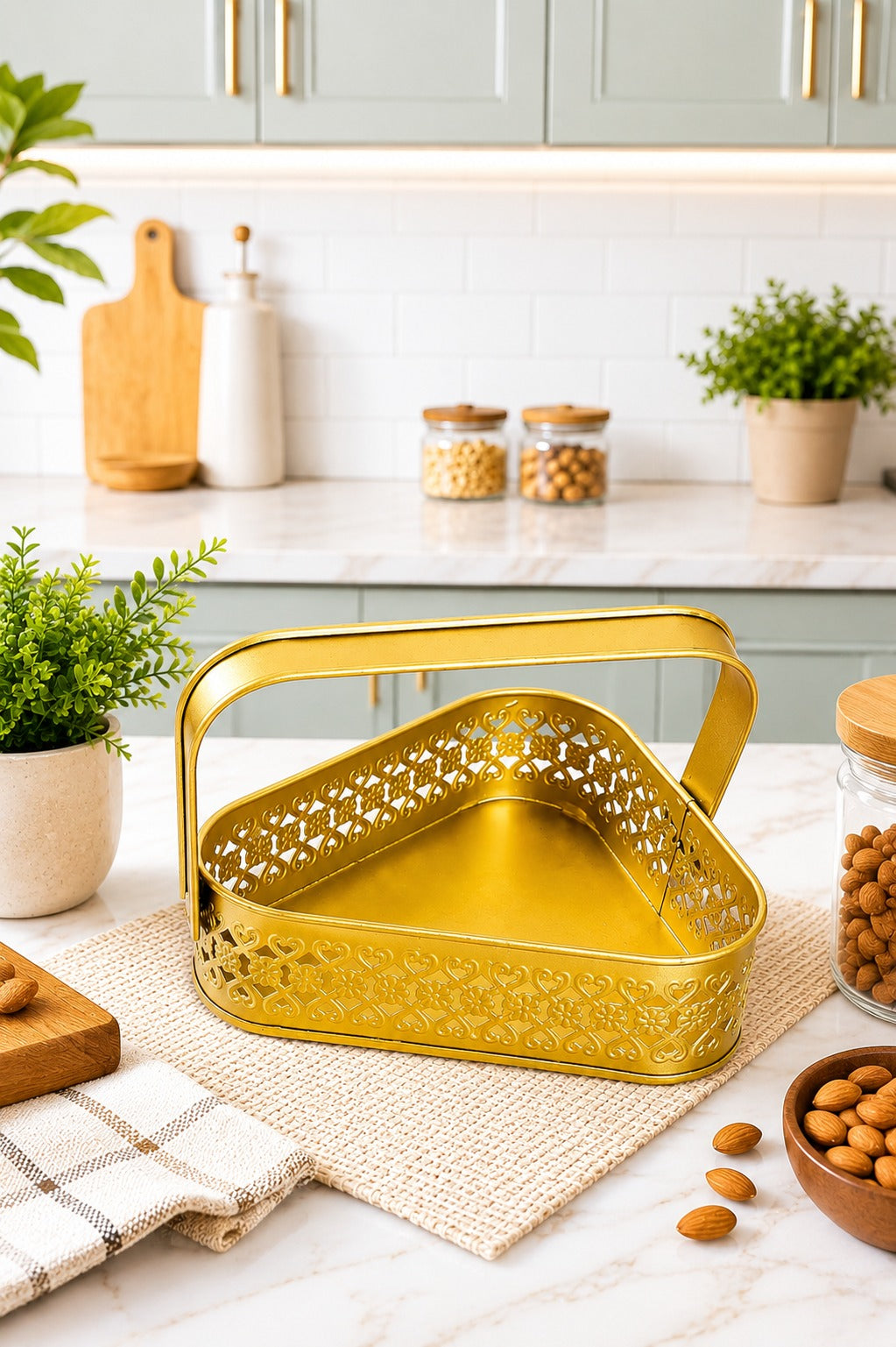 Premium Triangle Metal Basket with Handle (Small) | Decorative Gold Serving Basket | Gift Hamper Basket | Fruit & Dry Fruit Basket | Metal Organizer Tray for Home Décor
