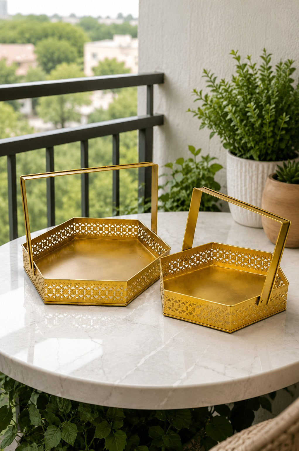 2 Piece Gold Hexagon Metal Basket Tray Set with Handle | Decorative Serving Trays for Fruits, Snacks, Gift Hampers & Home Decor | Premium Multipurpose Metal Organizer Basket Set