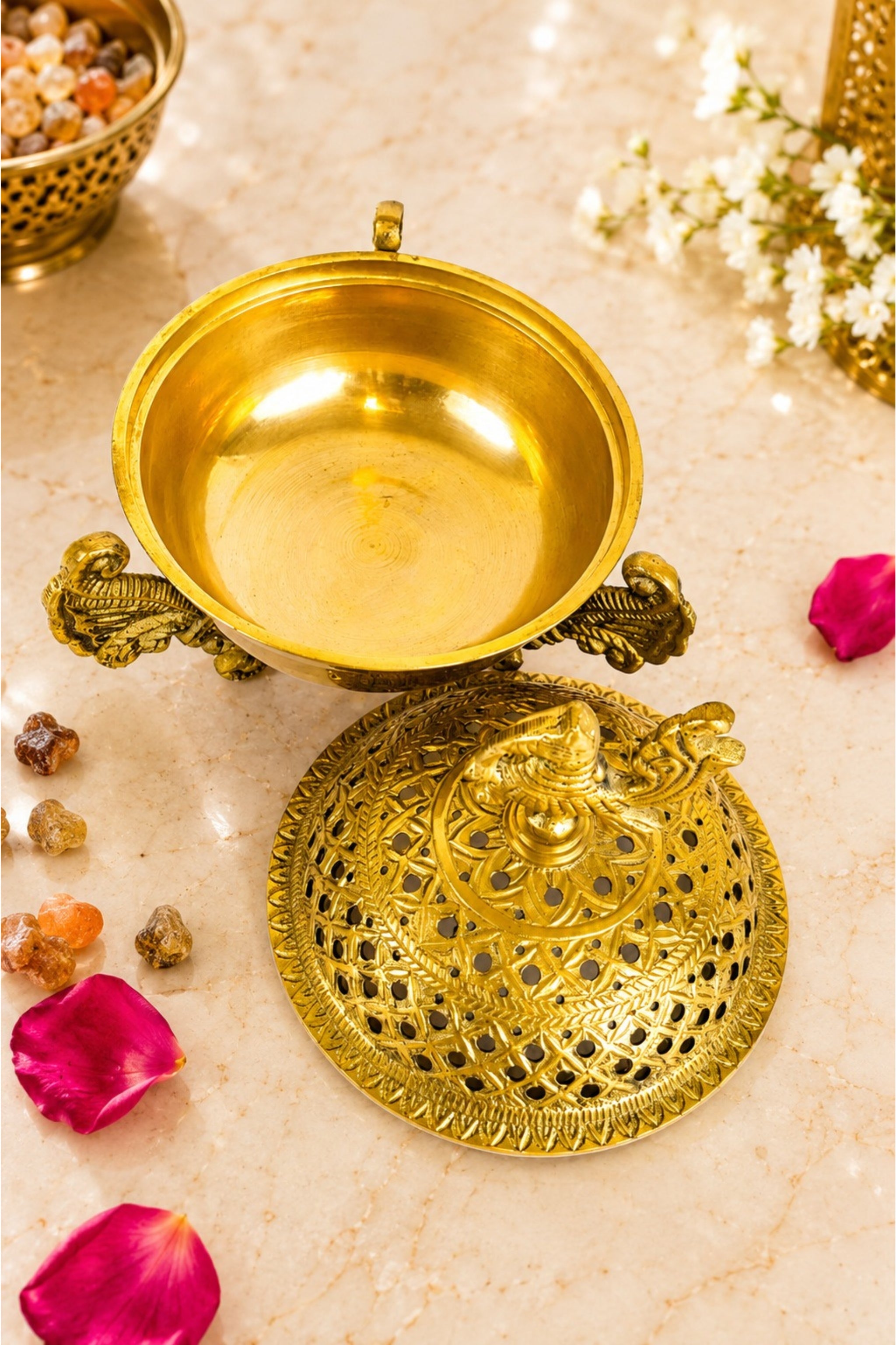 Premium Brass Loban Burner with Peacock Top | Handcrafted Brass Dhoop Dani for Loban, Sambrani Cups, Dhoop, Bakhoor & Resin Incense | Decorative Pooja Dhuni Burner for Home Temple & Meditation