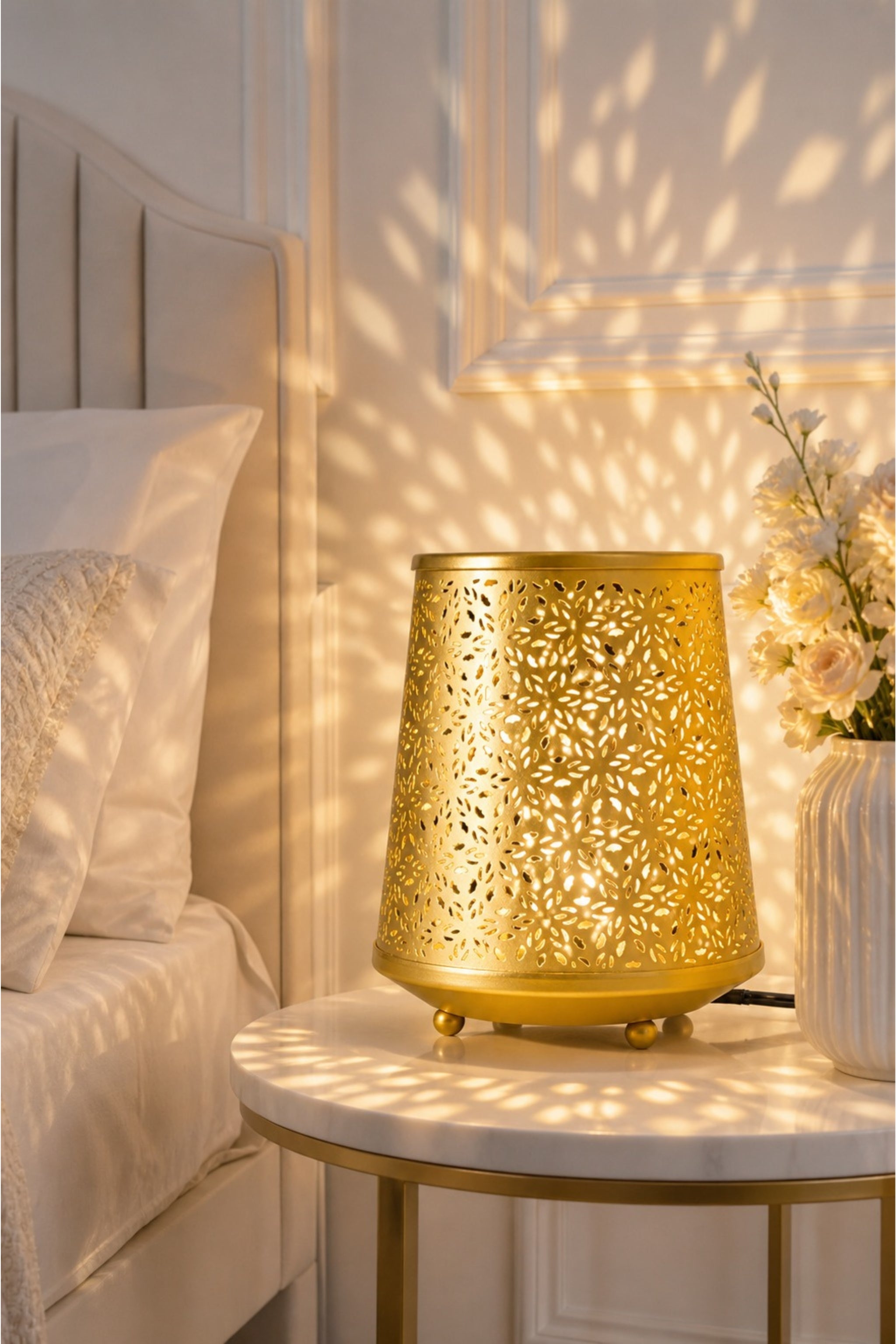 Metal Electric Aroma Diffuser Burner | Moroccan Cutwork Bulb Heat Oil Warmer Lamp | Fragrance Diffuser for Home, Office, Spa & Meditation | Free 10 ml Aroma Oil Included