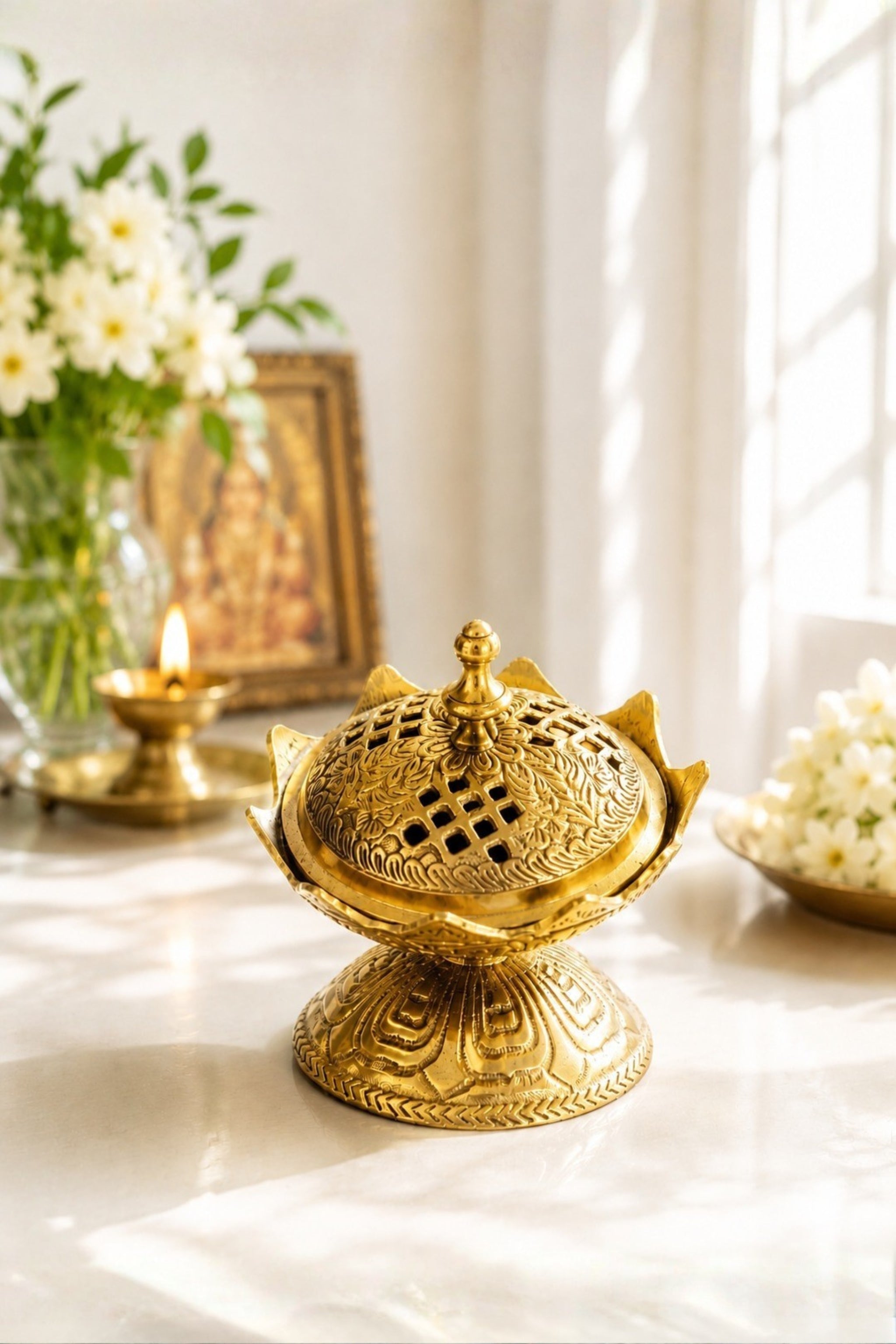 Premium Brass Lotus Loban Burner with Removable Lid | Handcrafted Brass Dhoop Dani for Loban, Sambrani Cups, Bakhoor, Resin Incense & Dhoop | Decorative Incense Burner for Home Temple, Meditation & Gifting