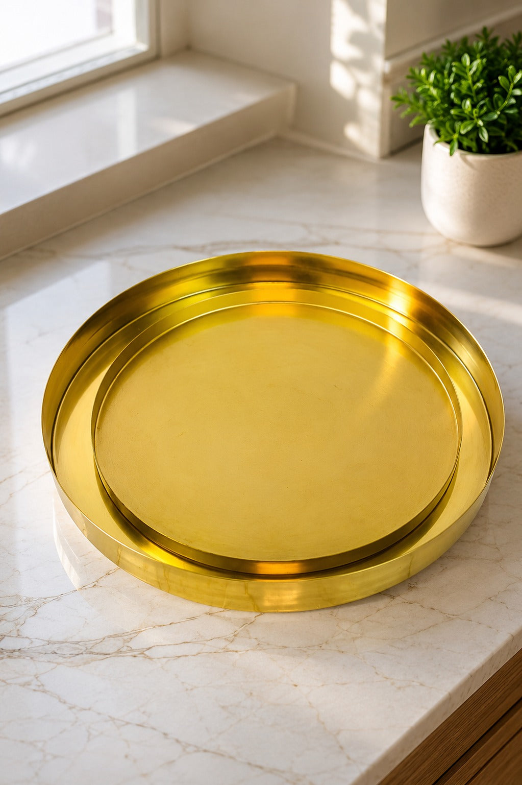 Premium Brass Metal Tray Set of 2 | Round Multipurpose Serving, Pooja & Decorative Trays | Large & Small Brass Finish Trays for Kitchen, Home Décor & Gifting