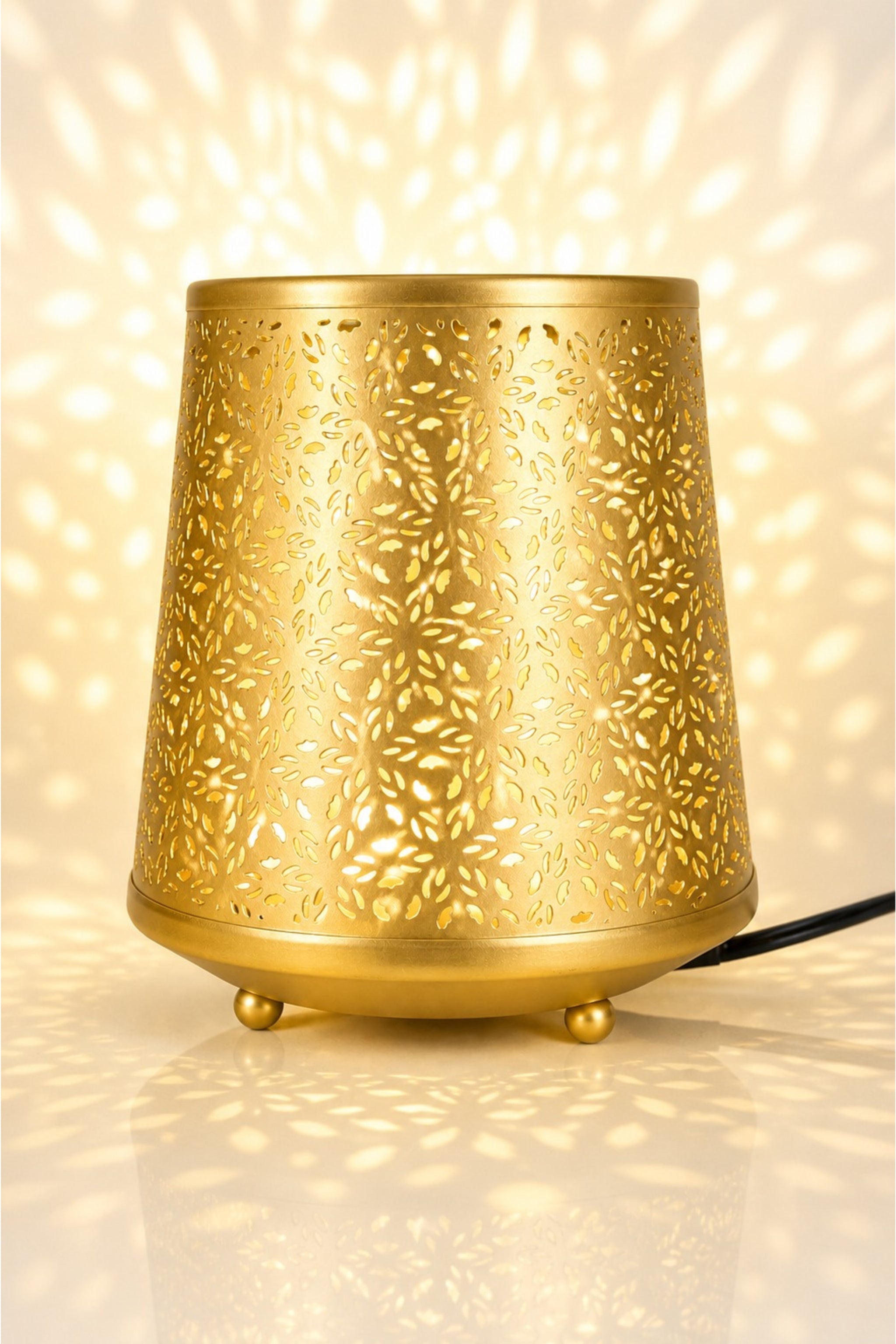 Metal Electric Aroma Diffuser Burner | Moroccan Cutwork Bulb Heat Oil Warmer Lamp | Fragrance Diffuser for Home, Office, Spa & Meditation | Free 10 ml Aroma Oil Included