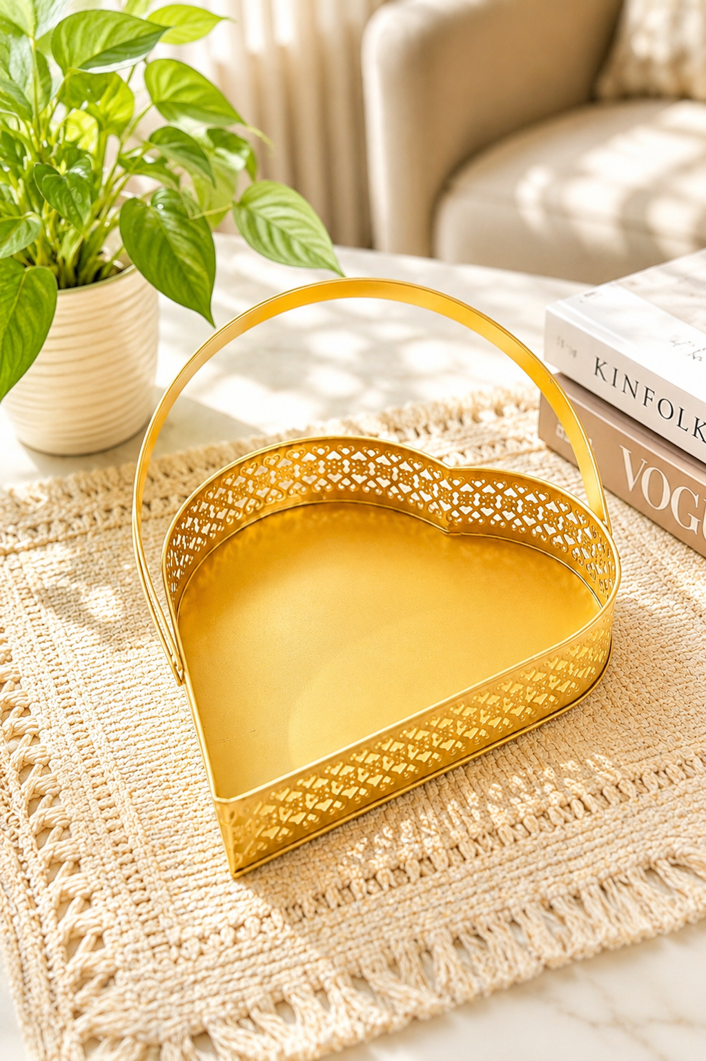 Premium Small Heart-Shaped Metal Gift Hamper Basket with Handle | Gold Decorative Serving Tray for Dry Fruits, Chocolates & Return Gifts | Multipurpose Organizer for Home Décor | 20 x 20 x 5 cm