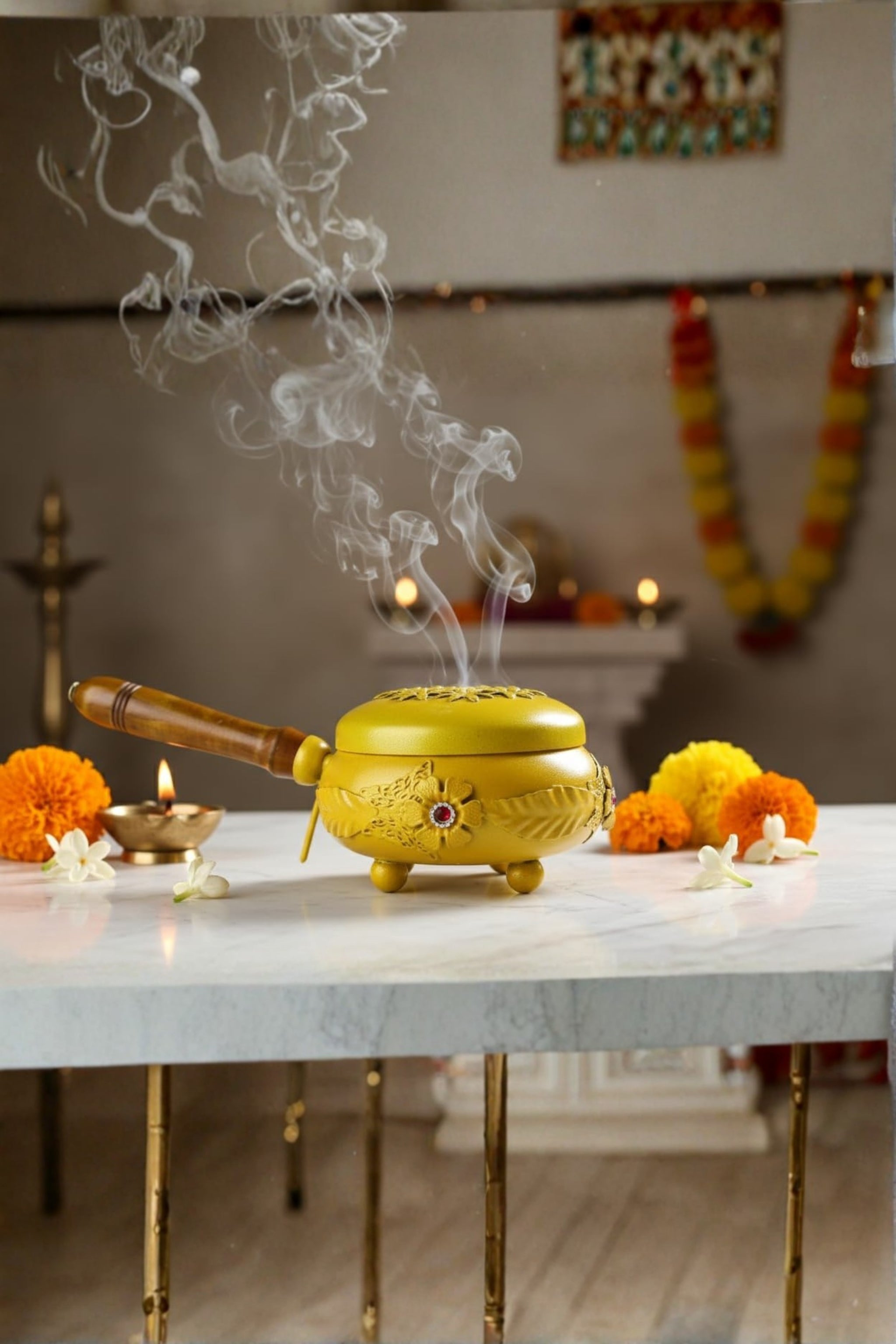 Metal Dhoop Dani with Wooden Handle for Pooja, Loban & Havan | Covered Incense Burner for Agarbatti, Camphor & Sambrani | Home Temple Decor, Vastu & Festive Gift Item