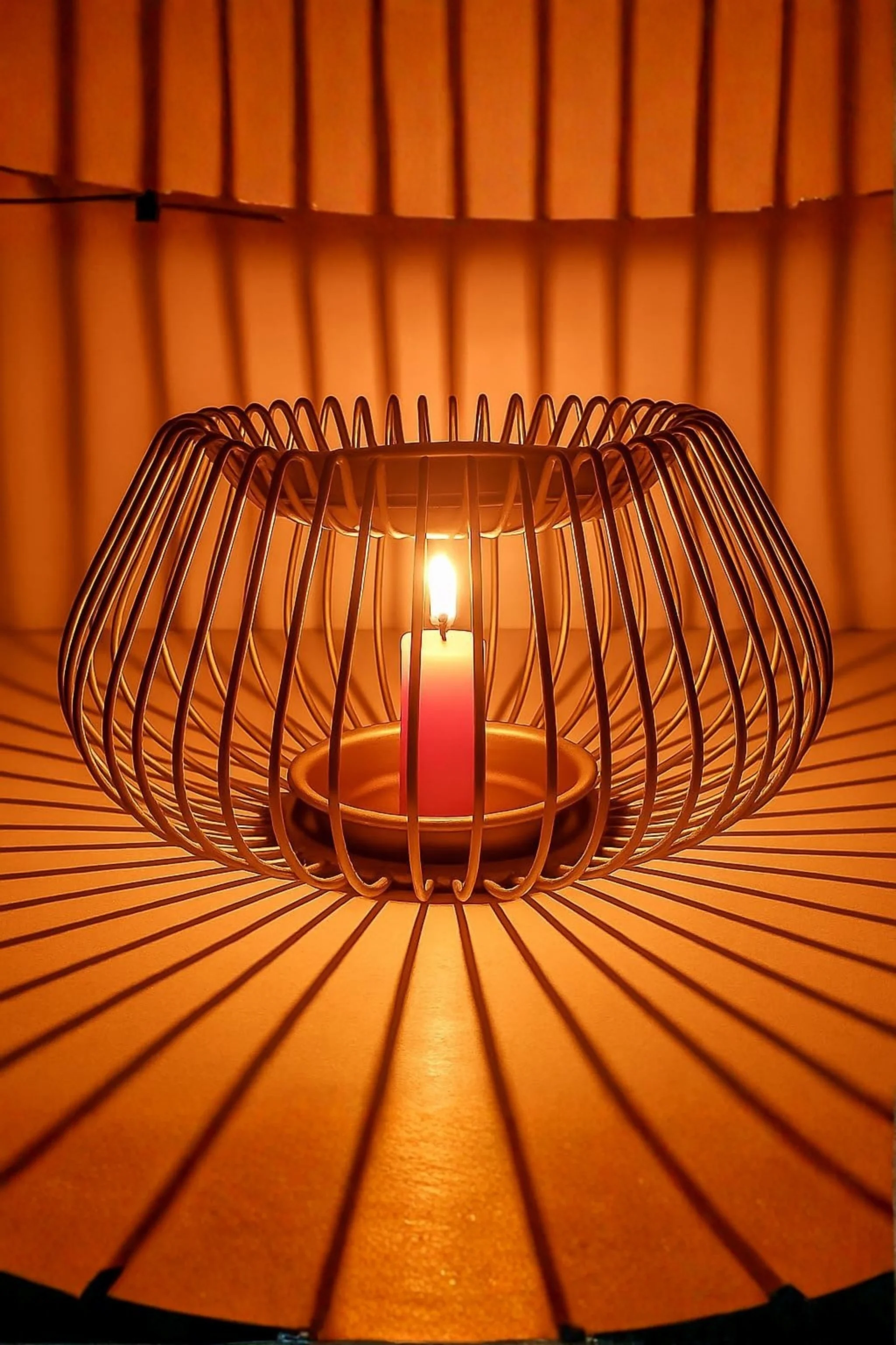 Modern Gold Wire Tea Light Aroma Diffuser With Metal Bowl | Candle Essential Oil Burner For Home, Spa & Bedroom | Includes Free 10ml Aroma Oil & 2 Tea Light Candles