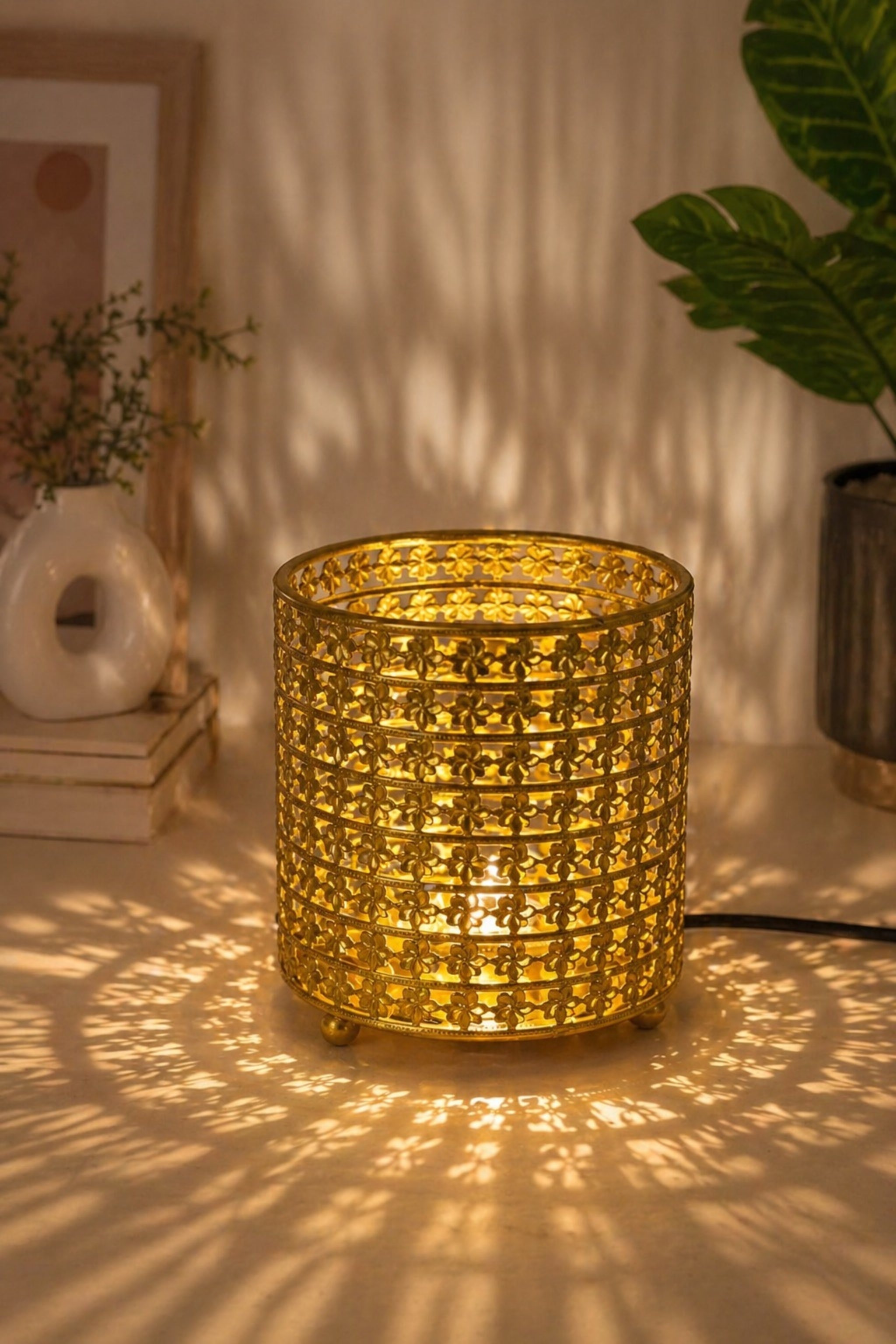 Golden Floral Electric Aroma Diffuser with Cutwork Design | Essential Oil Burner Lamp for Home, Spa & Relaxation | Fragrance Diffuser with Free Glass Bowl, 10ml Aroma Oil & 2 Bulbs