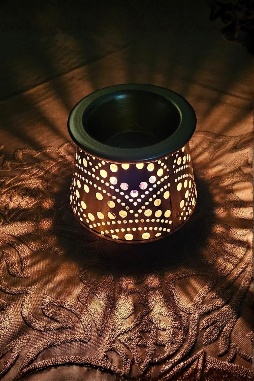 Premium Metal Aroma Oil Burner with Glass Bowl | Decorative Cutwork Candle Diffuser | Warm Ambient Light Fragrance Burner | Elegant Home Décor & Gifting Piece