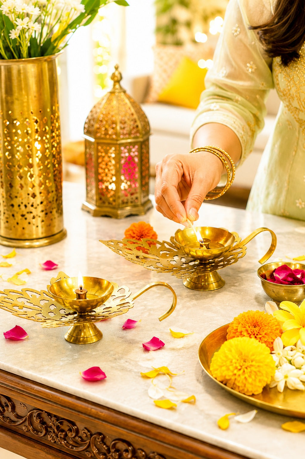 Metal Leaf Diya Set of 2 | Decorative Metal Oil Lamps with Elegant Leaf Design | Traditional Pooja Deepak for Home Temple, Diwali Décor & Festive Gifting